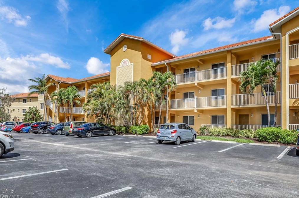 10000 Maddox Ln #321, Bonita Springs, FL 34135