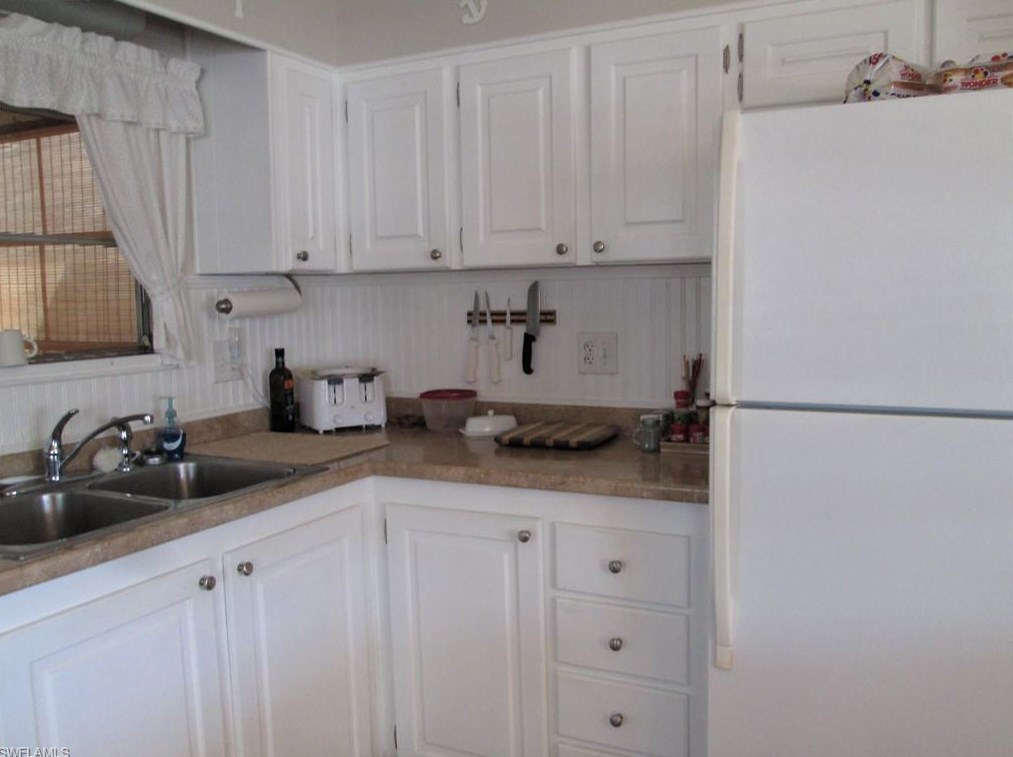 125 Sun Cir, Fort Myers, FL 33905-3149