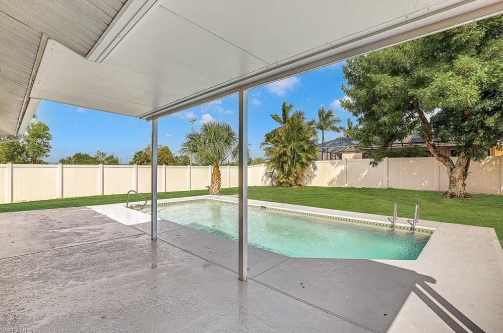 611 20th St, Cape Coral, FL 33909-0043