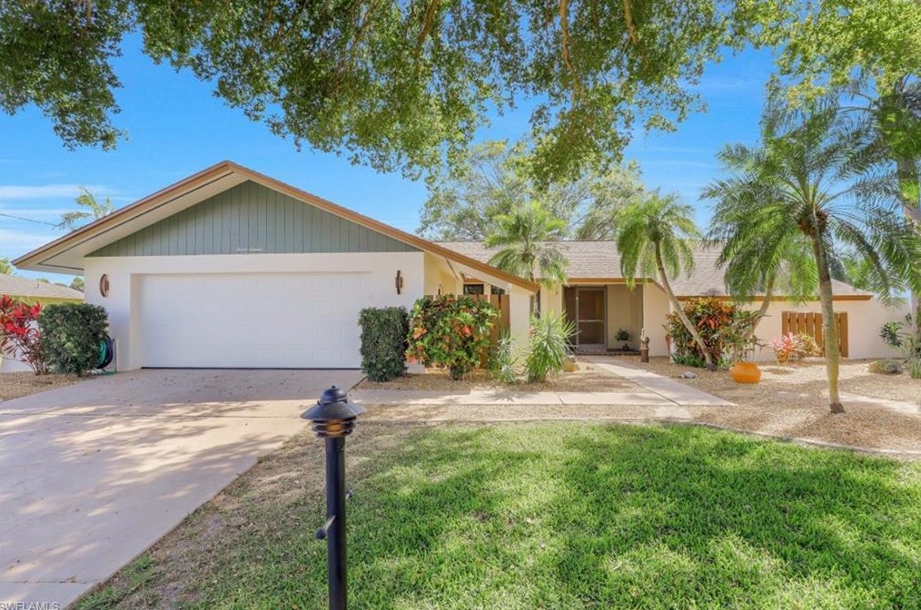 716 44th St, Cape Coral, FL 33904-5557