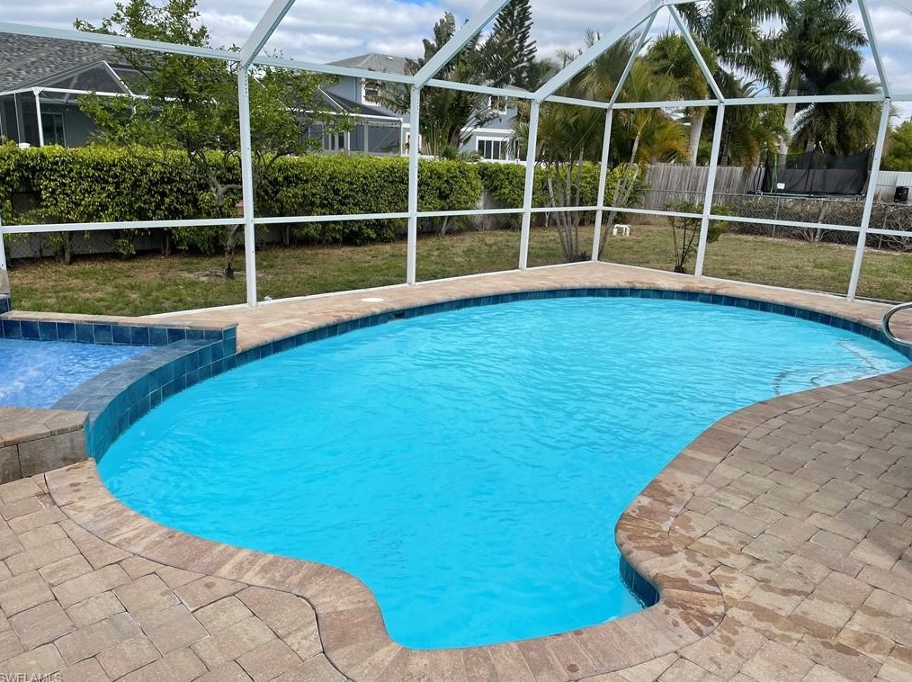 1201 39th St, Cape Coral, FL 33914-5614