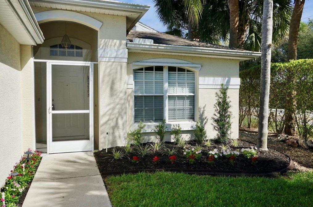8924 Cedar Hollow Dr, Fort Myers, FL 33912-1468