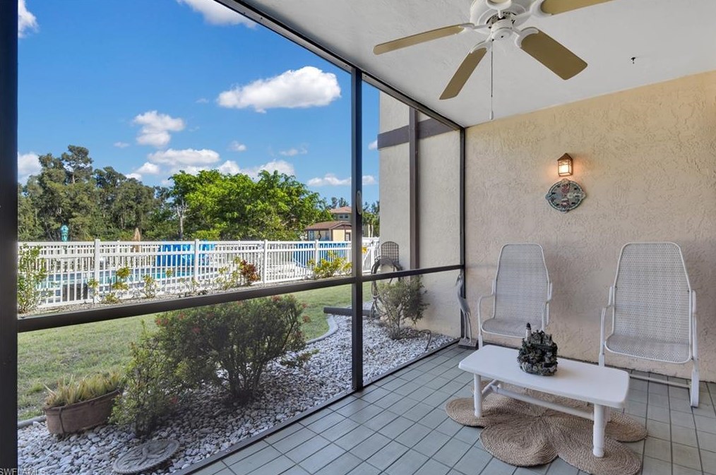 10022 Oxfordshire Ln, Fort Myers, FL 33908-2327