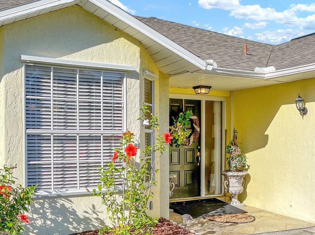 1221 20th St, Cape Coral, FL 33990-5519
