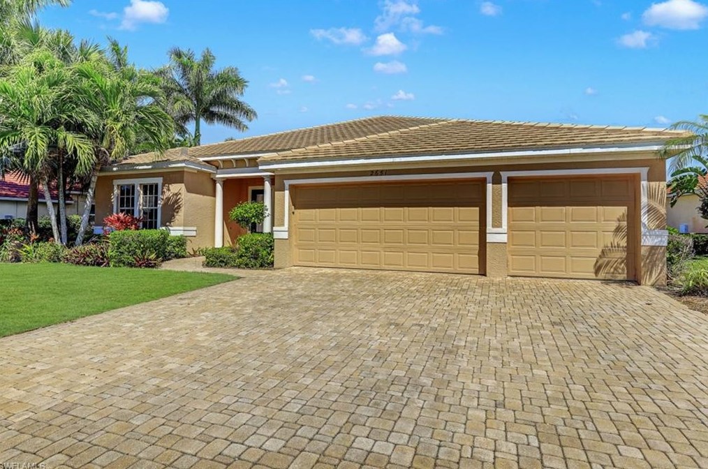 2651 Windwood Pl, Cape Coral, FL 33991-3039