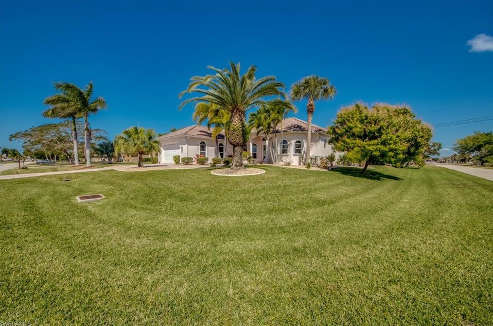 1721 49th Ln, Cape Coral, FL 33914-6930