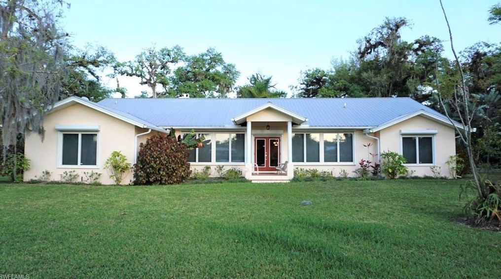 703 Live Oak Ln, Labelle, FL 33935