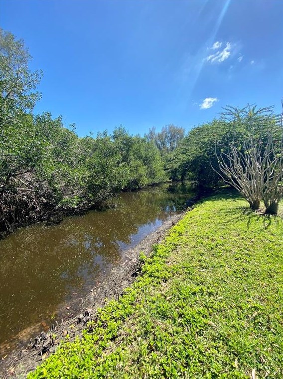 1064 Old Bridge Rd, Fort Myers, FL 33917-4135