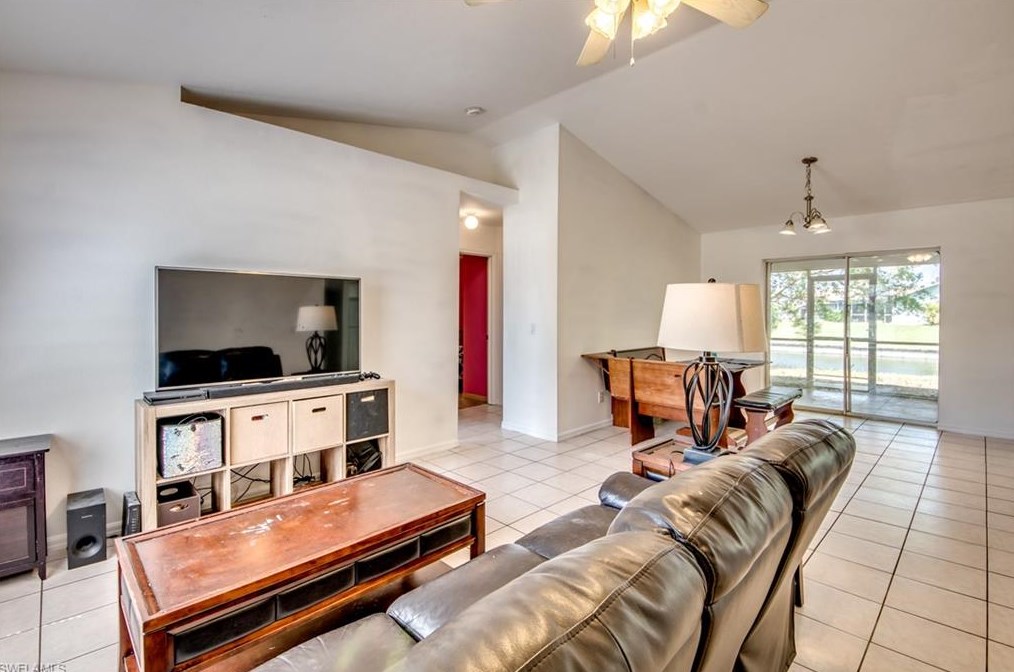 1319 28th Ter, Cape Coral, FL 33904-3918