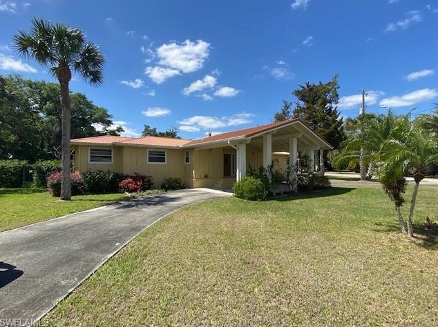 210 Belmont St, Labelle, FL 33935-4733