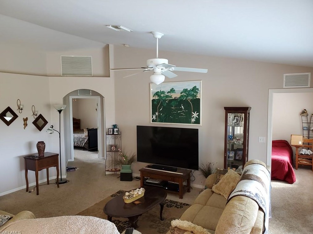 1424 31st Pl, Cape Coral, FL 33993-4848