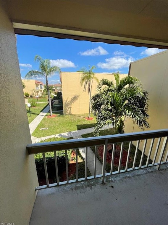 1607 29th Ter, Cape Coral, FL 33904-4090