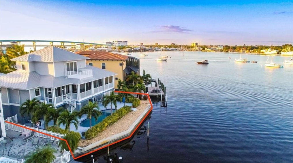 401 Palermo Cir, Fort Myers Beach, FL 33931