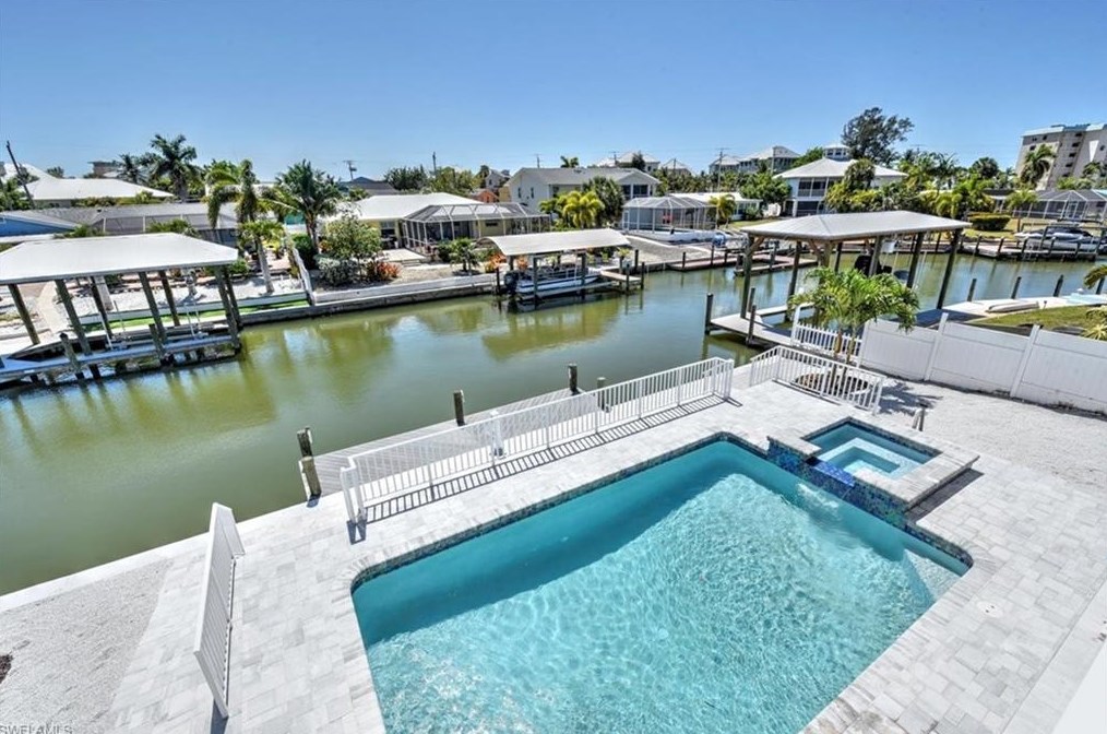 5222 Williams Dr, Fort Myers Beach, FL 33931