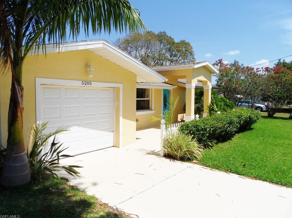 5205 Versailles Ct, Cape Coral, FL 33904-5666