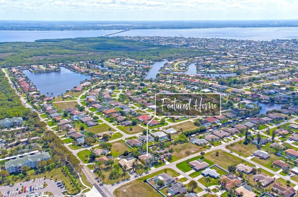 1923 17th Pl, Cape Coral, FL 33909-5493