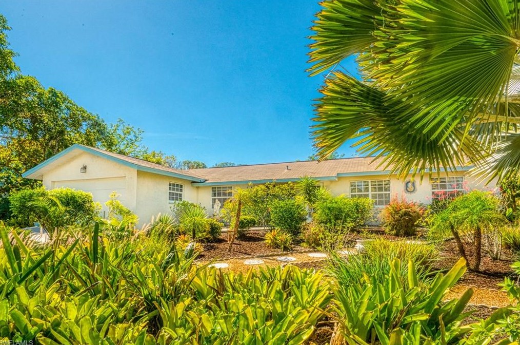 1644 Bunting Ln, Sanibel, FL 33957