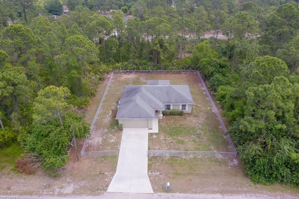 2004 Jefferson Ave, Alva, FL 33920-1871