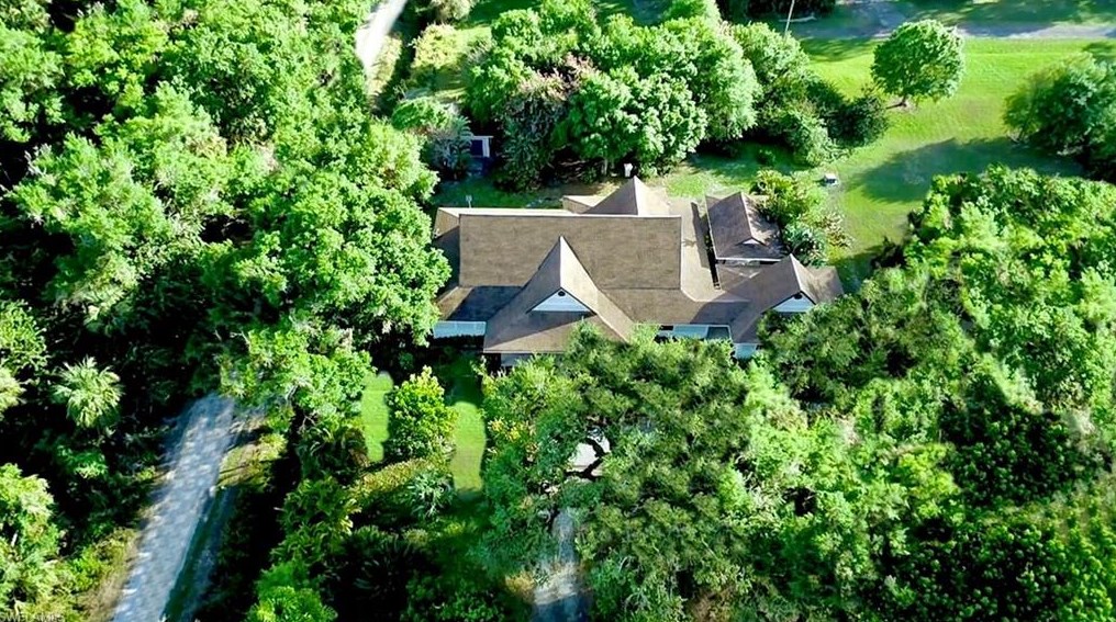 399 Fort Thompson Ave, Labelle, FL 33935-5058