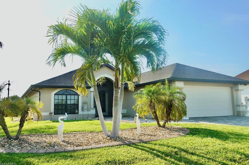 710 8th Pl, Cape Coral, FL 33990-1244