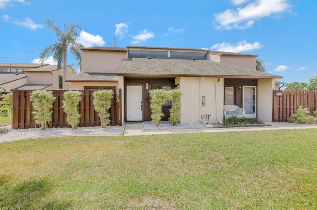 8973 Somerset Blvd, Fort Myers, FL 33919-4864