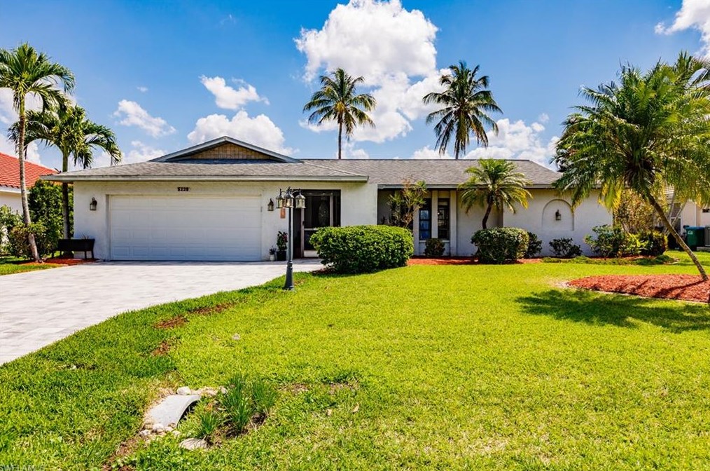 5229 9th Pl, Cape Coral, FL 33914-7016