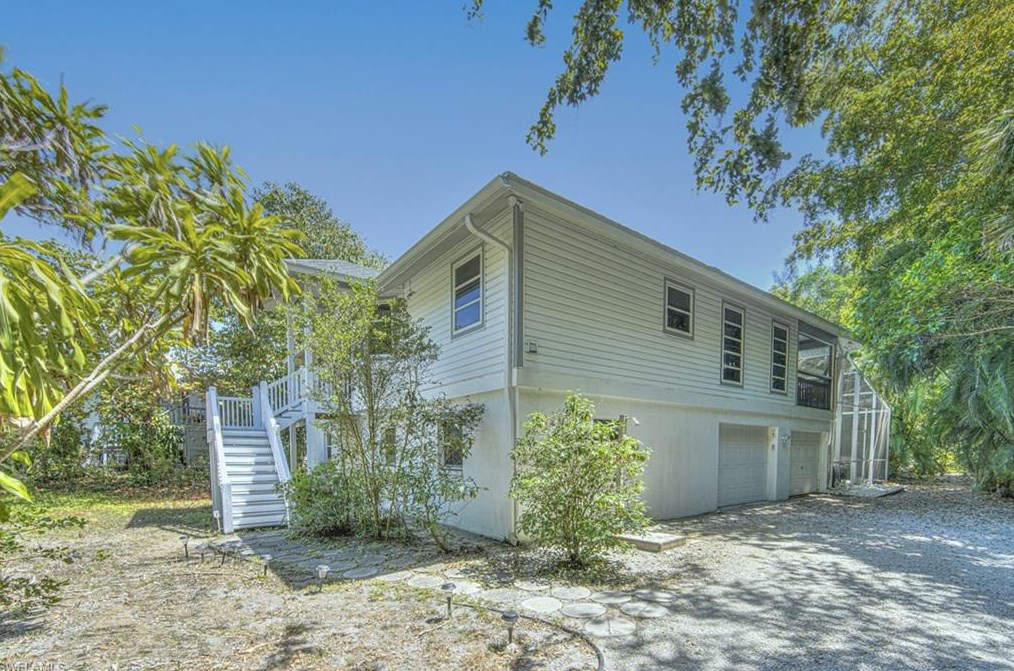 2011 Mitzi Ln, Sanibel, FL 33957