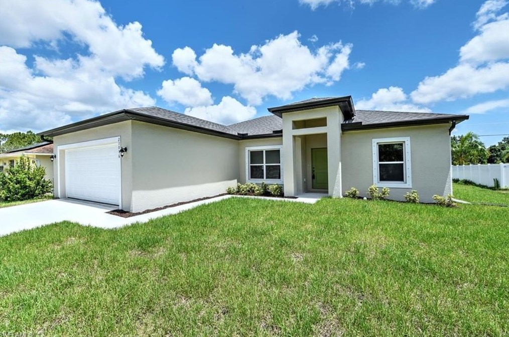 9 35th Pl, Cape Coral, FL 33993-8927