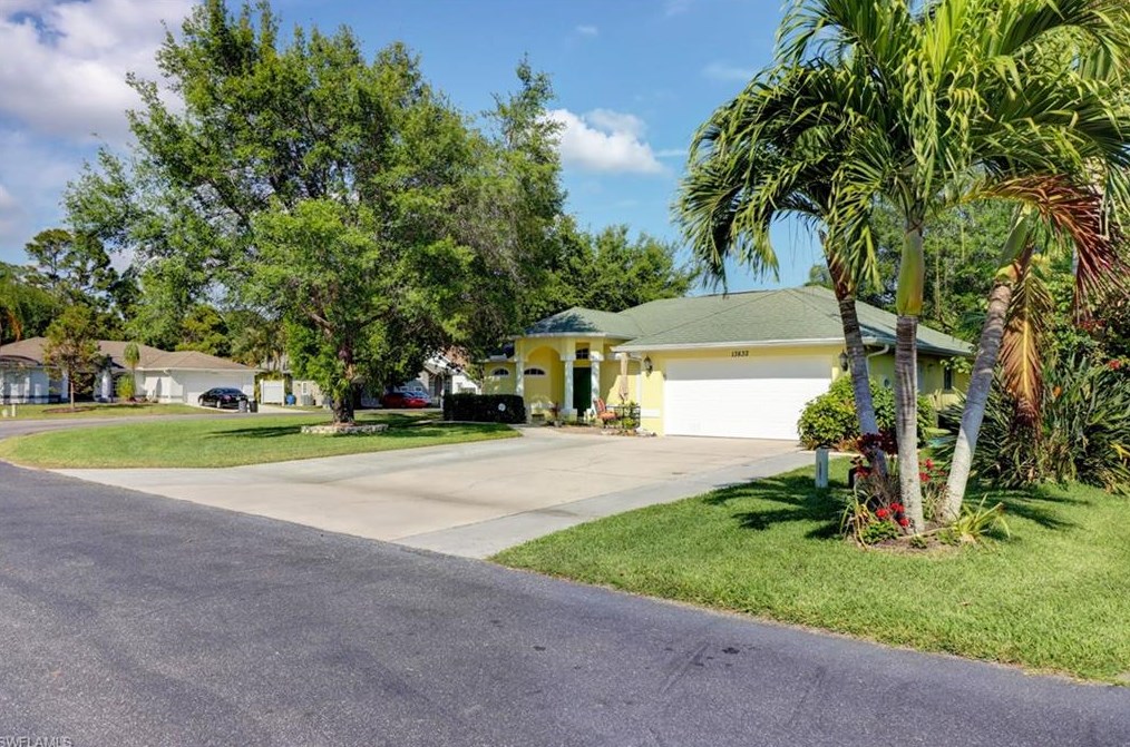 13832 Fern Trail Dr, Fort Myers, FL 33903-7212