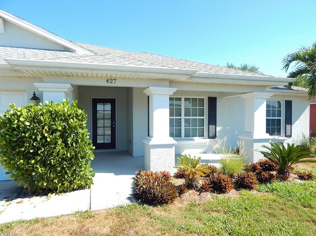 427 24th Ter, Cape Coral, FL 33909-4336