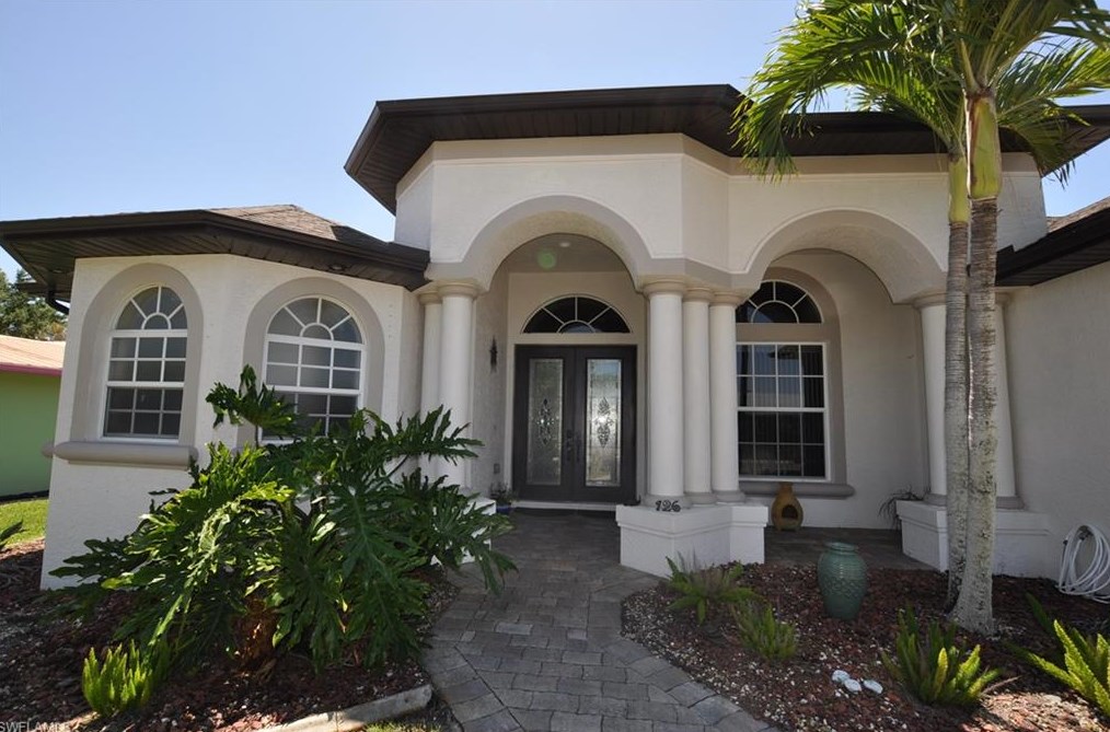 126 40th St, Cape Coral, FL 33904-8318
