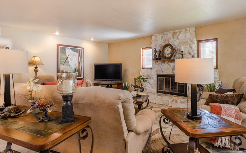 11481 Rebecca Cir, Fort Myers Beach, FL 33931