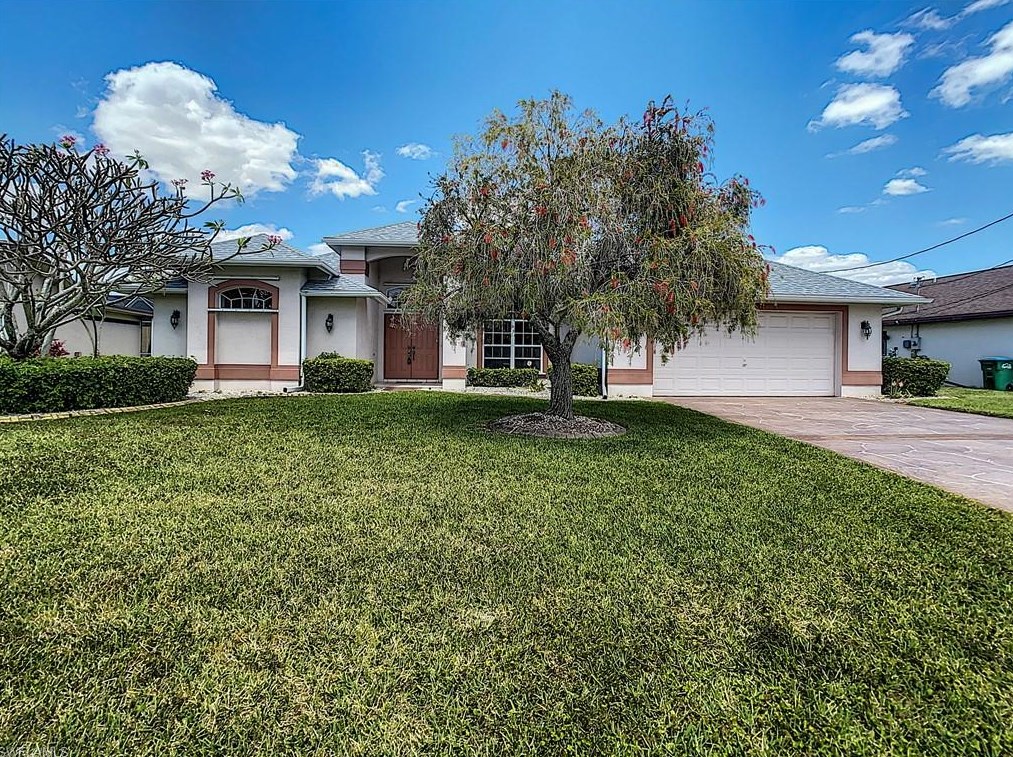 2447 Everest Pkwy, Cape Coral, FL 33904-3355