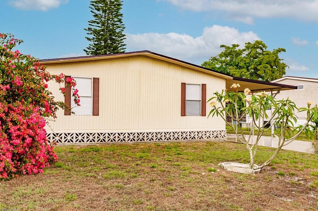 7615 Peyraud Dr, Fort Myers, FL 33917-2494