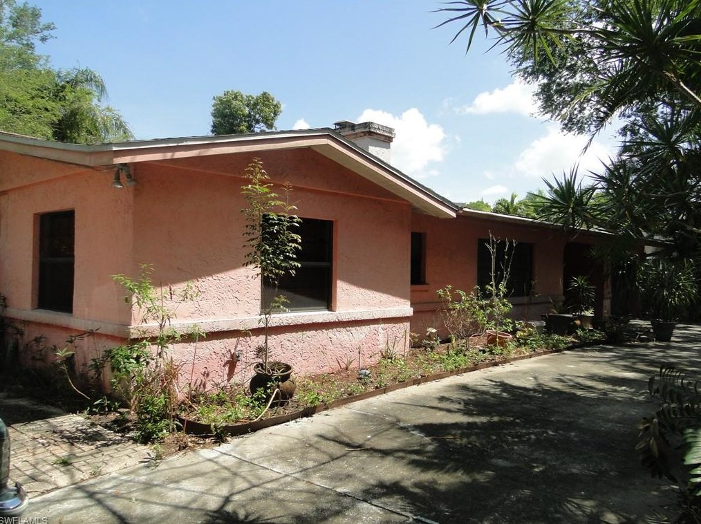 1383 Gasparilla Dr, Fort Myers, FL 33901-7750