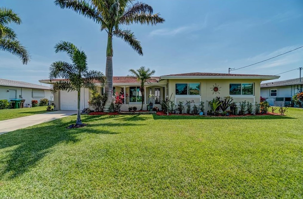 2819 18th Ct, Cape Coral, FL 33904-4077
