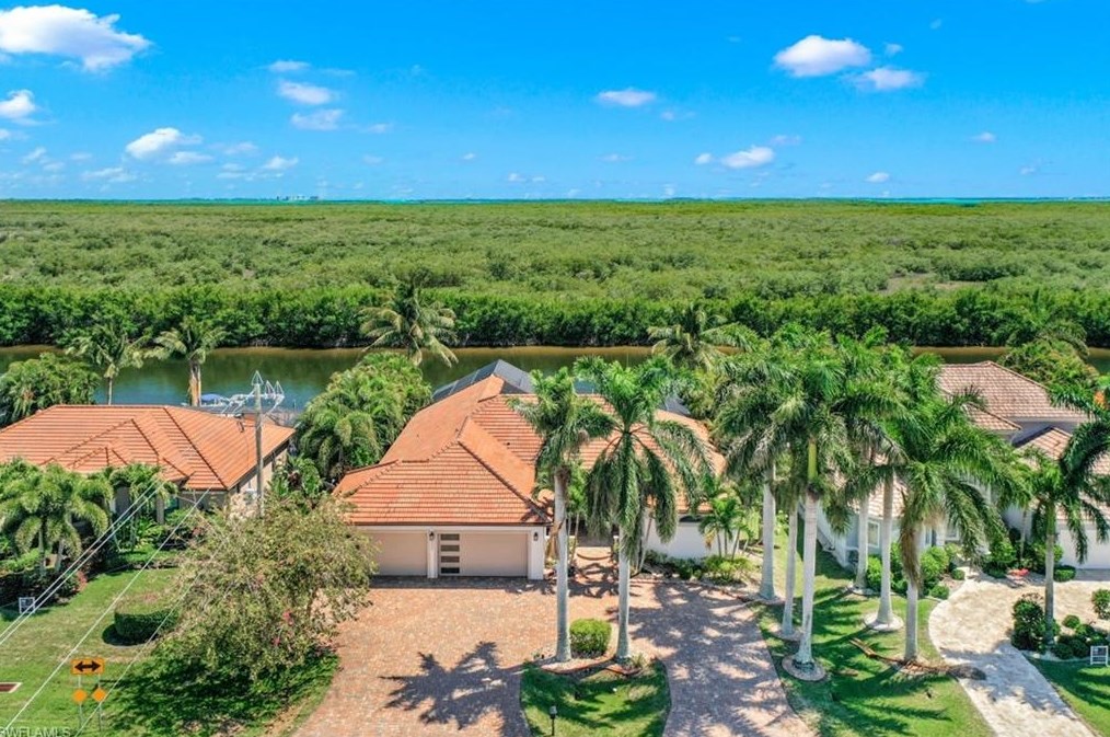 2804 El Dorado Pkwy, Cape Coral, FL 33914-6045