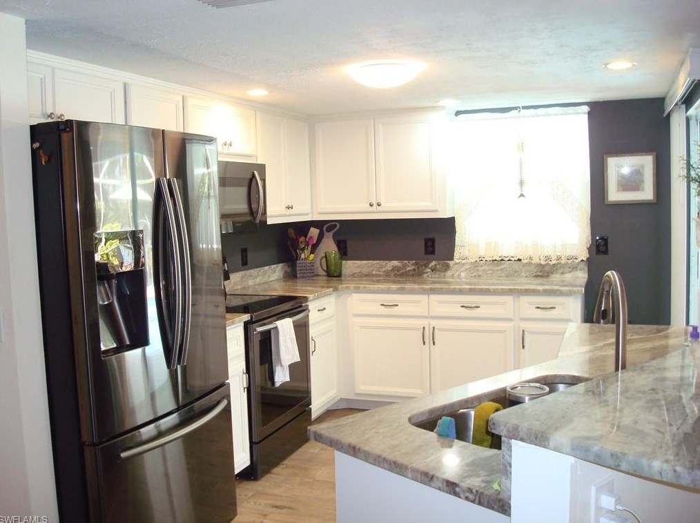 2936 5th Ave, Cape Coral, FL 33914-4605