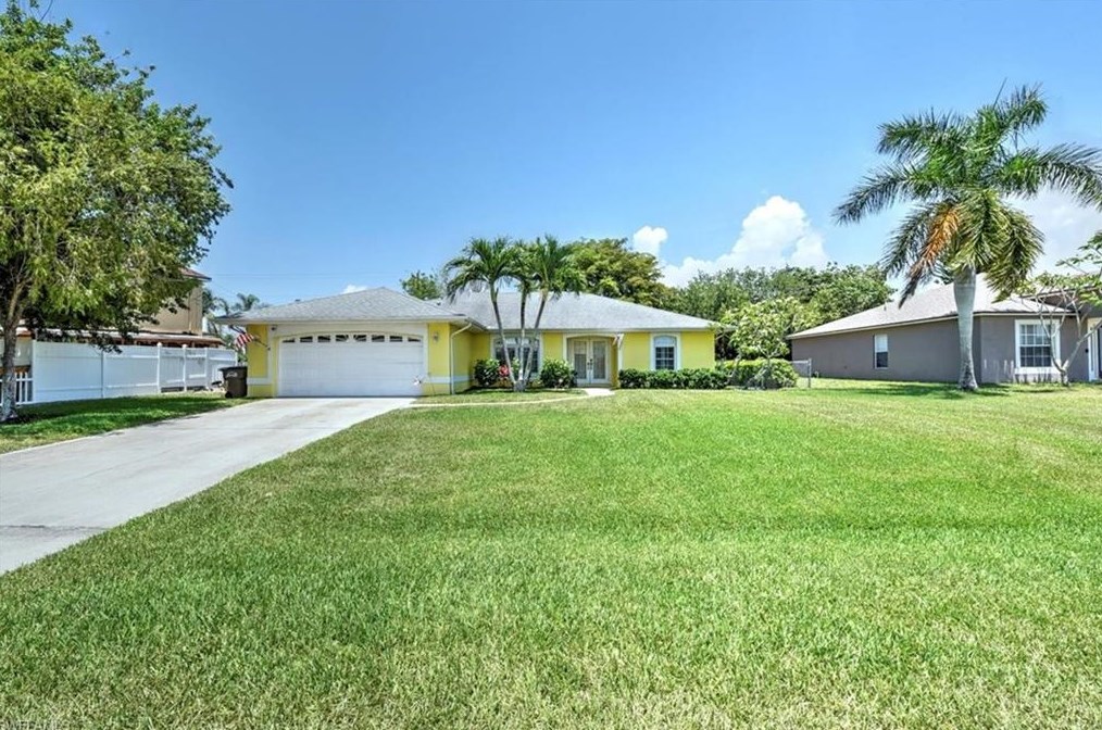 905 22nd Ter, Cape Coral, FL 33993-0039