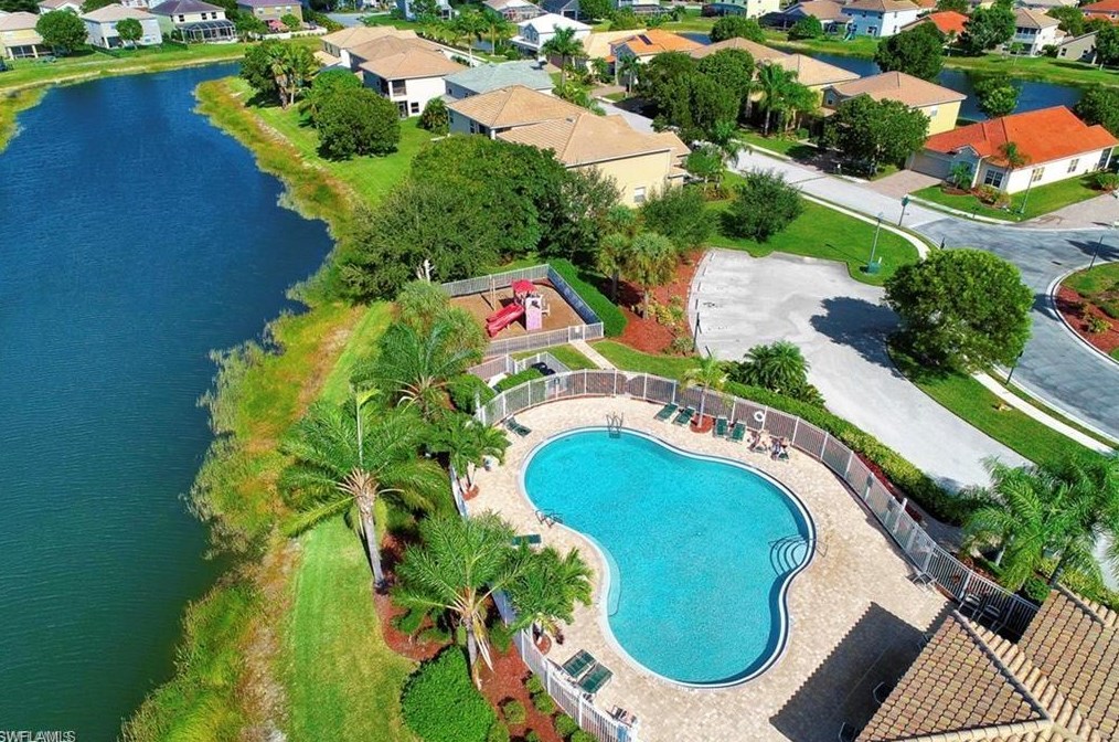 2000 Cape Heather Cir, Cape Coral, FL 33991-3502