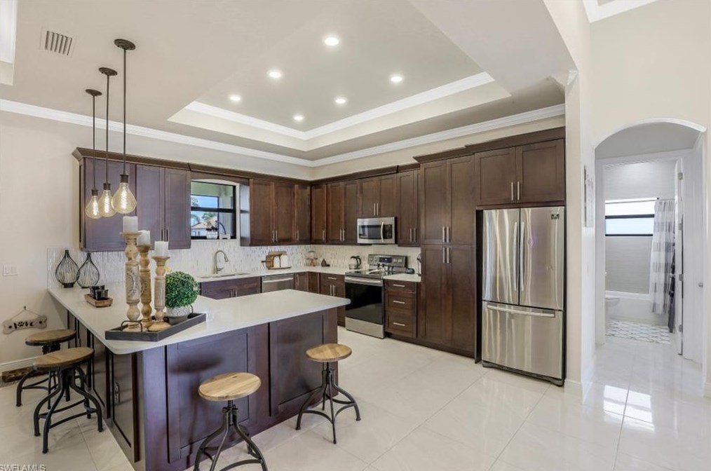 2730 41st Pl, Cape Coral FL  33993-8809 exterior