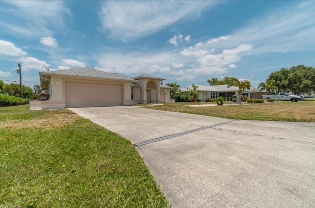 223 31st Ter, Cape Coral, FL 33904-3475