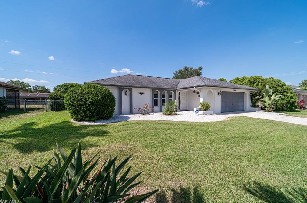 908 18th Ter, Cape Coral, FL 33909-8908