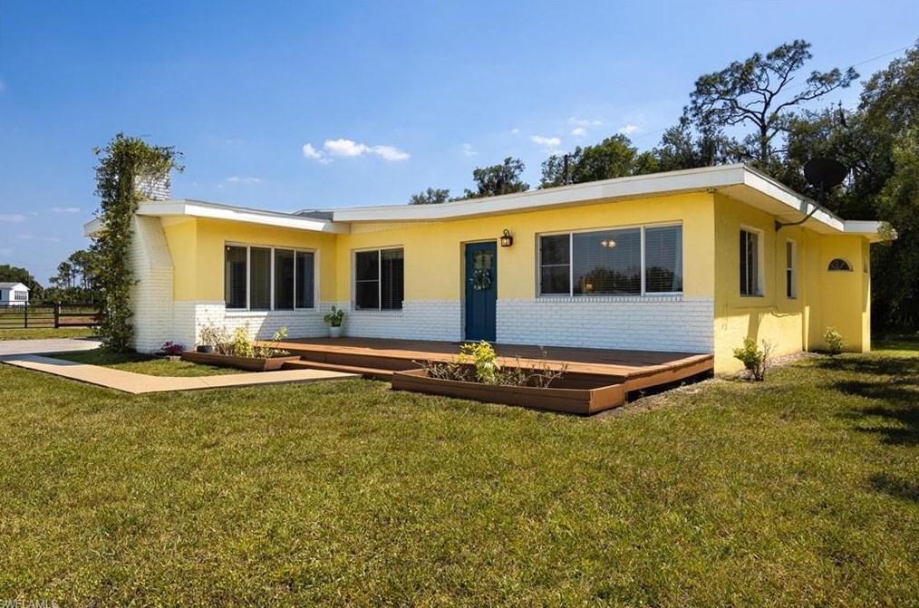 15800 River Rd, Alva, FL 33920-3128