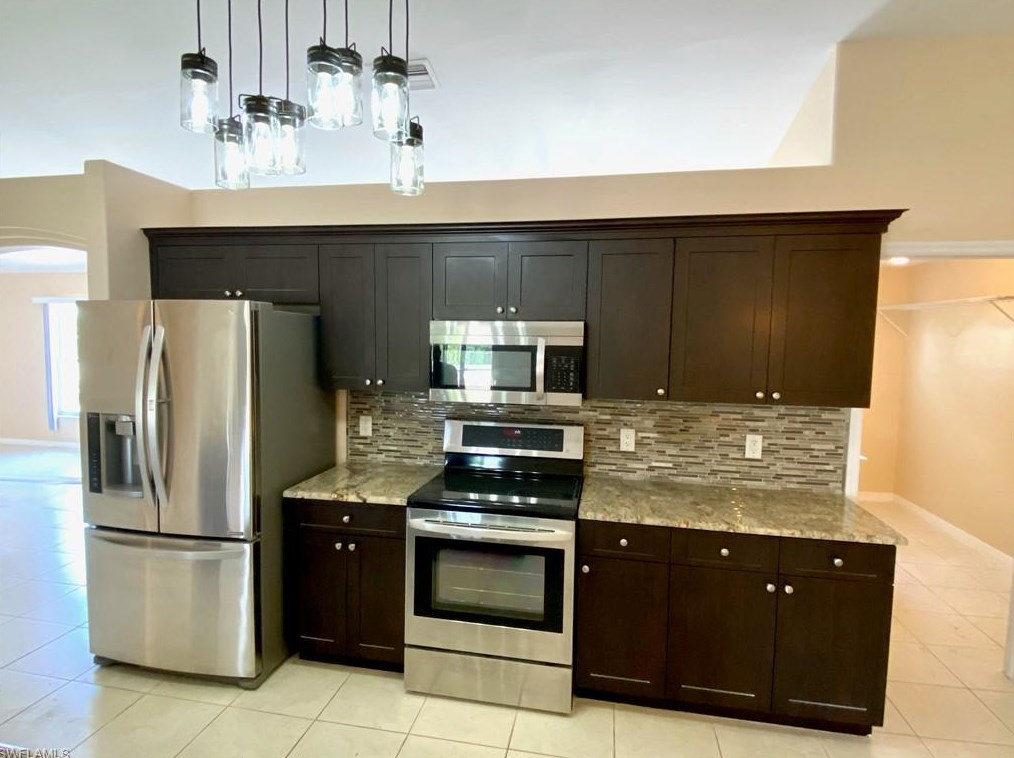 3251 Nw 41st Pl, Cape Coral, FL 33993
