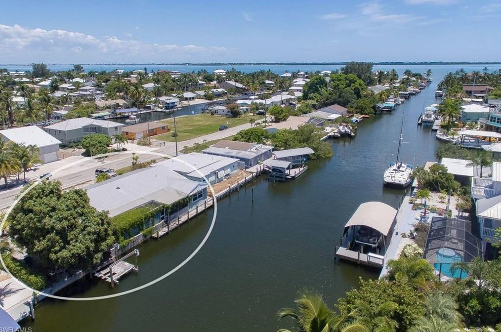 2381 Oleander St, Saint James City, FL 33956