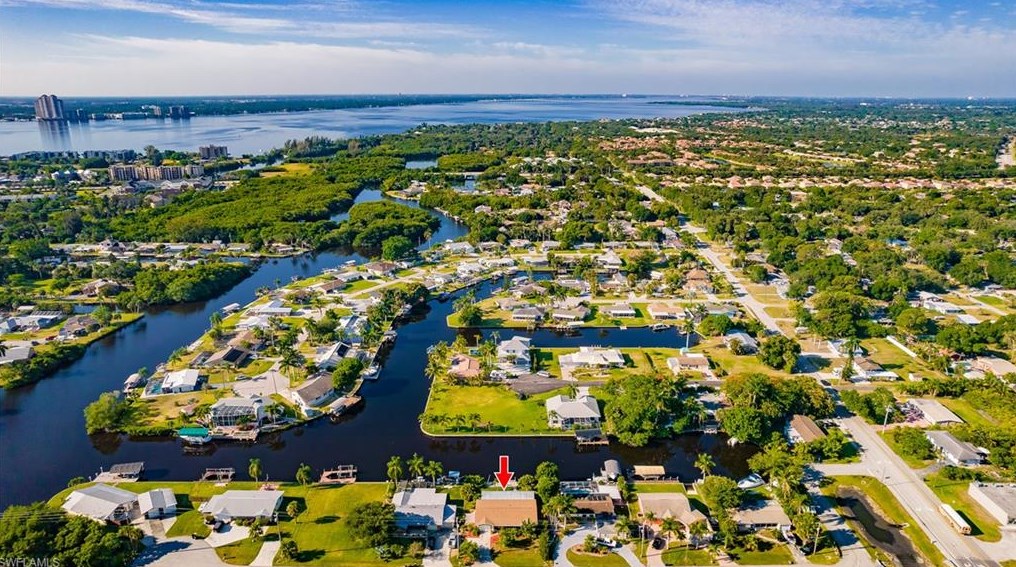 457 Stipe St, Fort Myers, FL 33903-4325