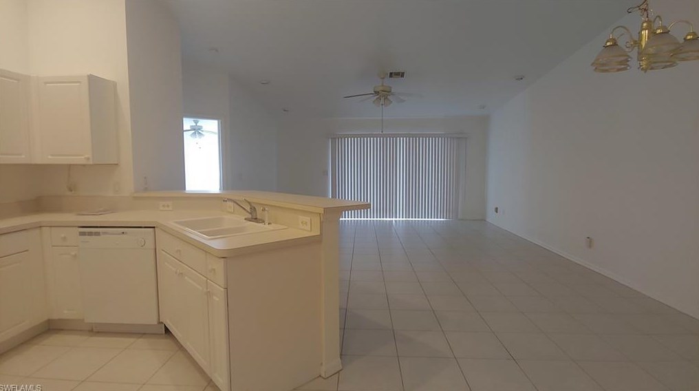 918 Se 14th St, Cape Coral, FL 33990