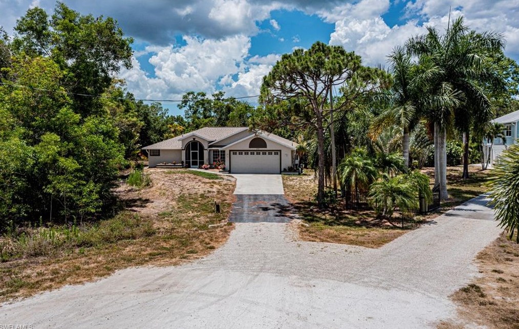 8535 Yukon Ct, Saint James City, FL 33956