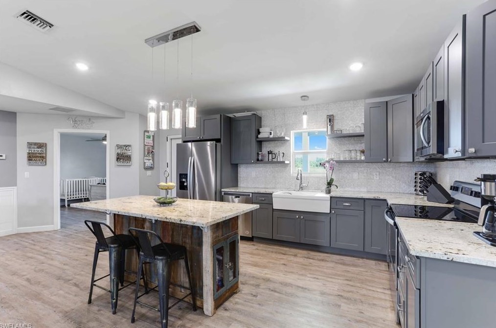 8019 Marsh Cir, Labelle FL  33935-5468 exterior